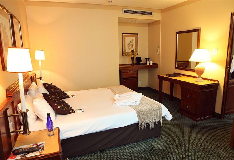 Hotel on St. Georges 9