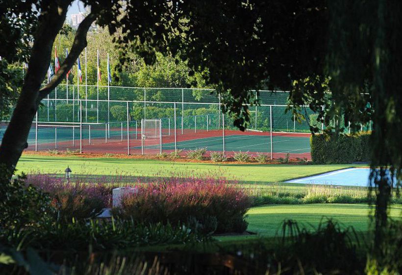 Hotel NH The Lord Charles 1