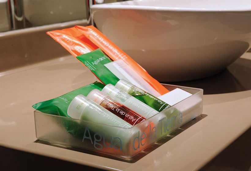 Hotel NH The Lord Charles 10