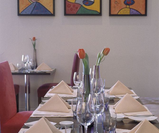 Hotel NH The Lord Charles 11