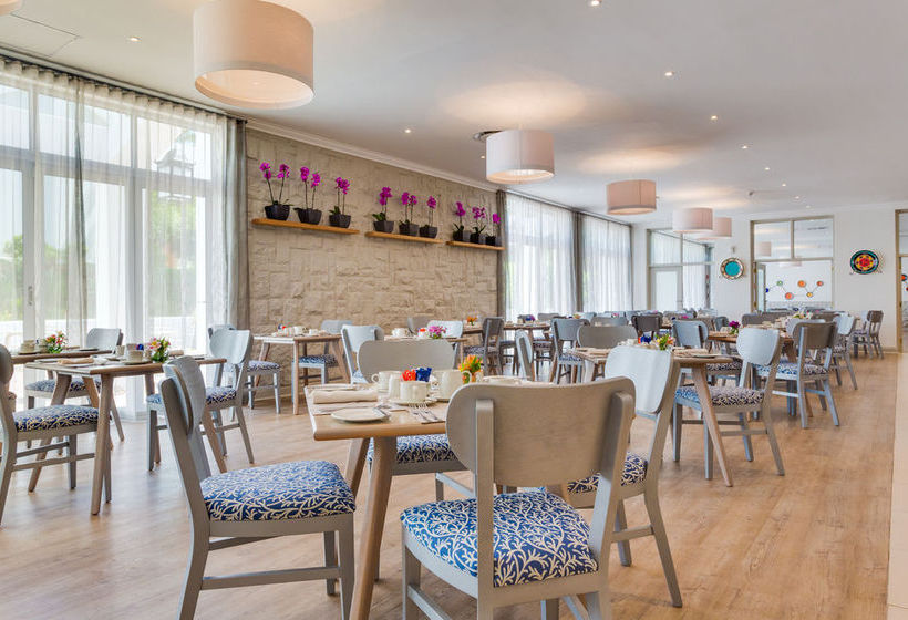 Hotel NH The Lord Charles 15