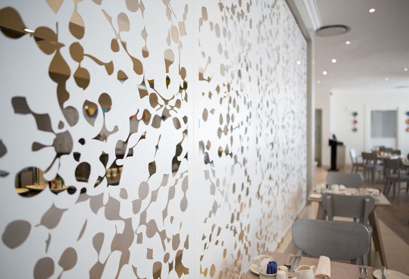 Hotel NH The Lord Charles 17