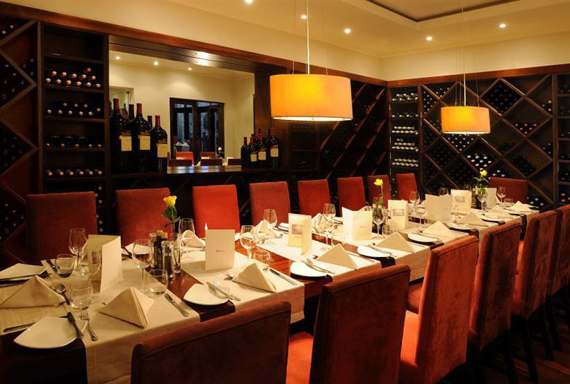 Hotel NH The Lord Charles 5