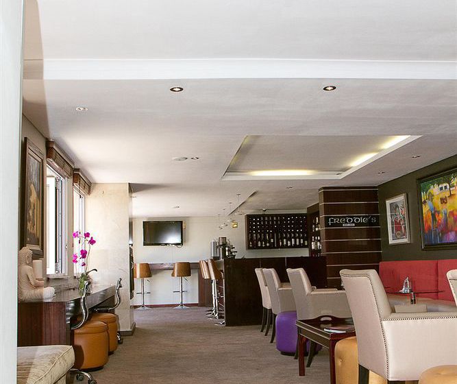 Hotel Bantry Bay Luxury Suites 20