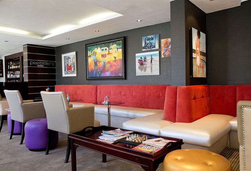 Hotel Bantry Bay Luxury Suites 8