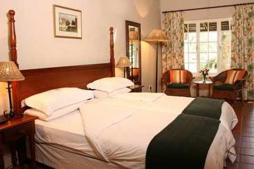 Straightway Head Country Hotel 3