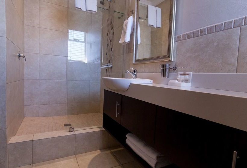 Graham Protea Hotel 17