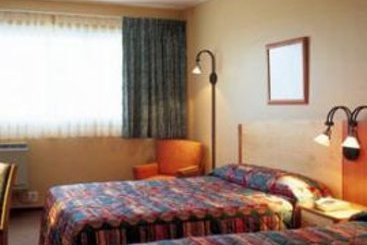 Hotel Holiday Inn Garden Court 5