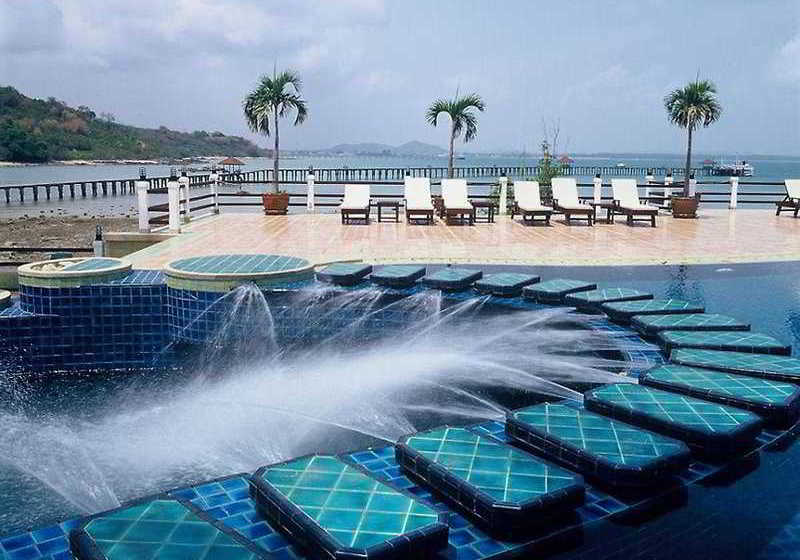 Rayong Resort Beach & Spa 12