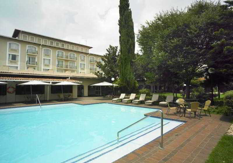 Hotel Garden Court O.R. Tambo International Airport 1