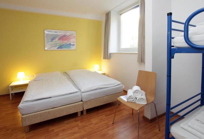 Hotel A&O Hamburg Reeperbahn