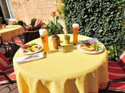 Flair Hotel Goldflair am Rathaus 8