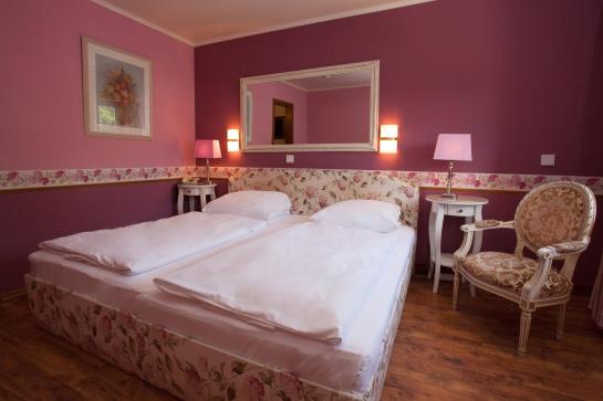 Hotel Ashley's Garden 16