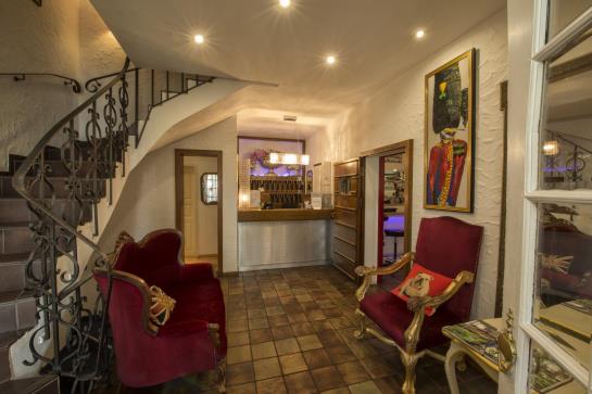 Hotel Ashley's Garden 4