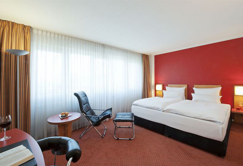 Hotel NH Berlin City Ost 18