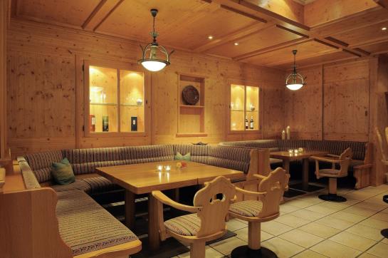 Hotel Best Western Hofgut Sternen 13