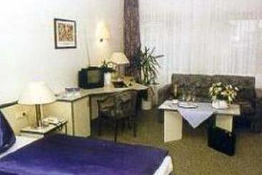 Sport Park Hotel Isernhagen 1