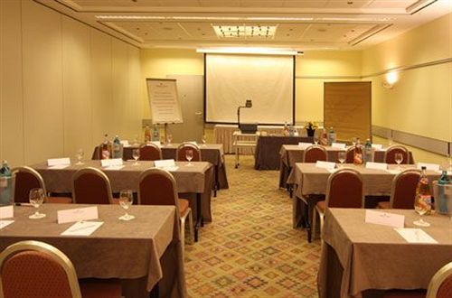 Hotel Ramada by Wyndham Bottrop 10