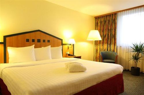 Hotel Ramada by Wyndham Bottrop 17