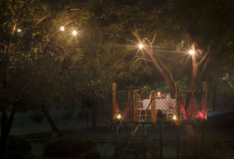 Hotel Taj Chandela 9