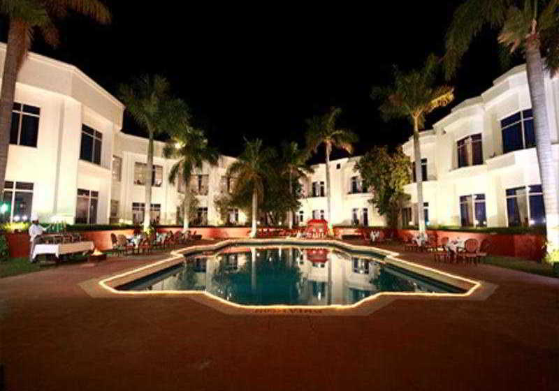 Hotel Ramada Khajuraho 10