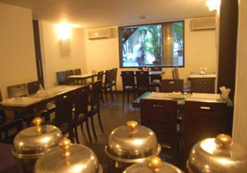 Hotel Kings International 8