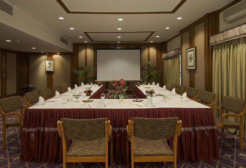 Hotel The Ummed Ahmedabad 6
