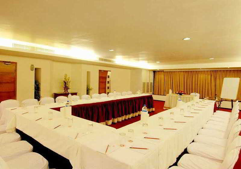 Ramee Guestline Hotel Juhu 13