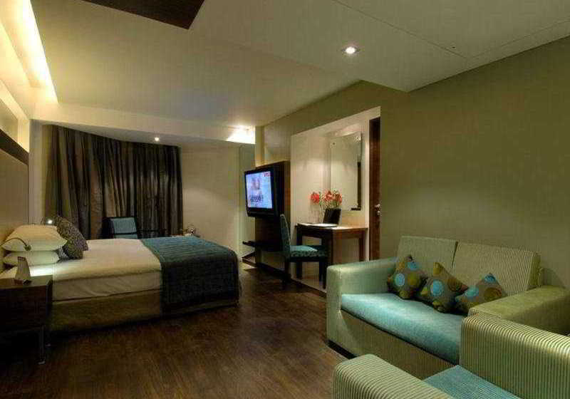 Ramee Guestline Hotel Juhu 8