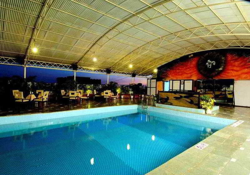 Ramee Guestline Hotel Juhu 9