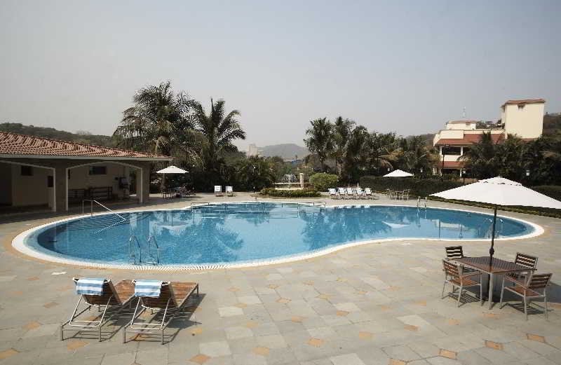 The Residence Hotel & Convention Centre 11