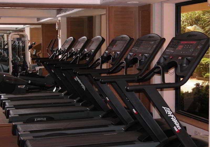 The Residence Hotel & Convention Centre 13