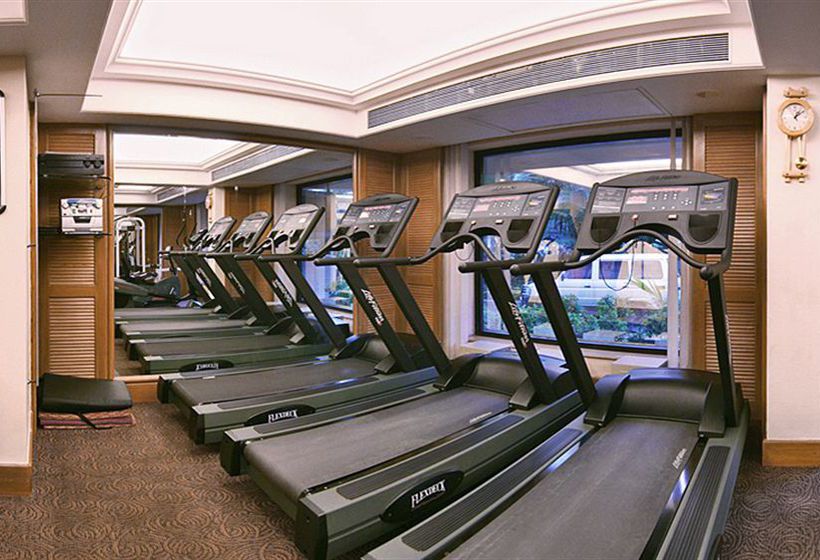 The Residence Hotel & Convention Centre 8