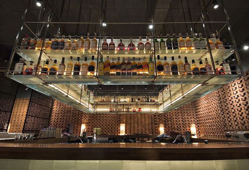 Hotel Vivanta President 2