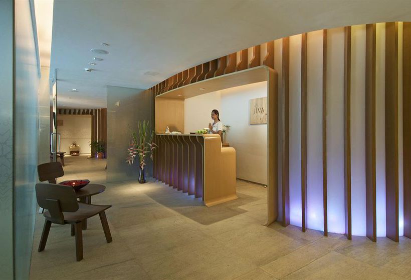Hotel Vivanta President 20