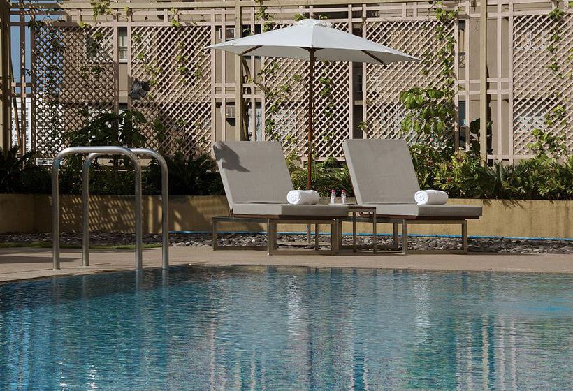 Hotel Vivanta President 8