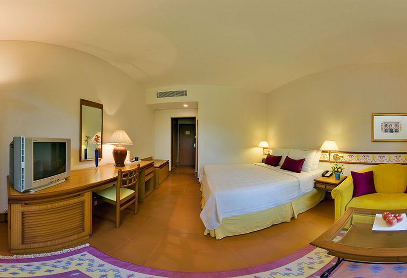 Hotel Trident Agra 14