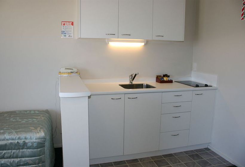 88 Wallace Court Motel 1