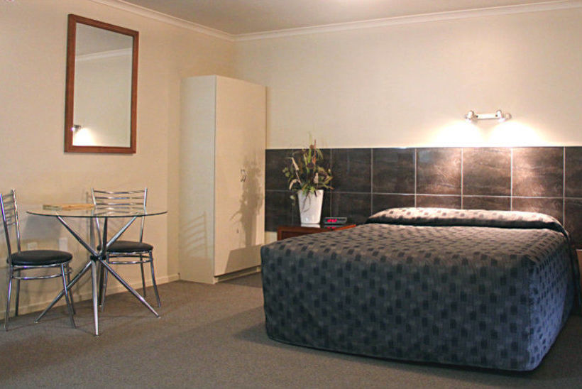 Hotel Admirals Motor Inn 2