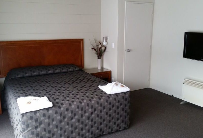 Hotel Admirals Motor Inn 5