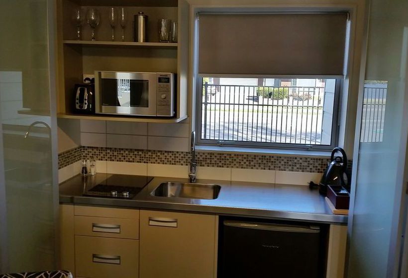 Hotel Airport Gateway Motor Lodge 10