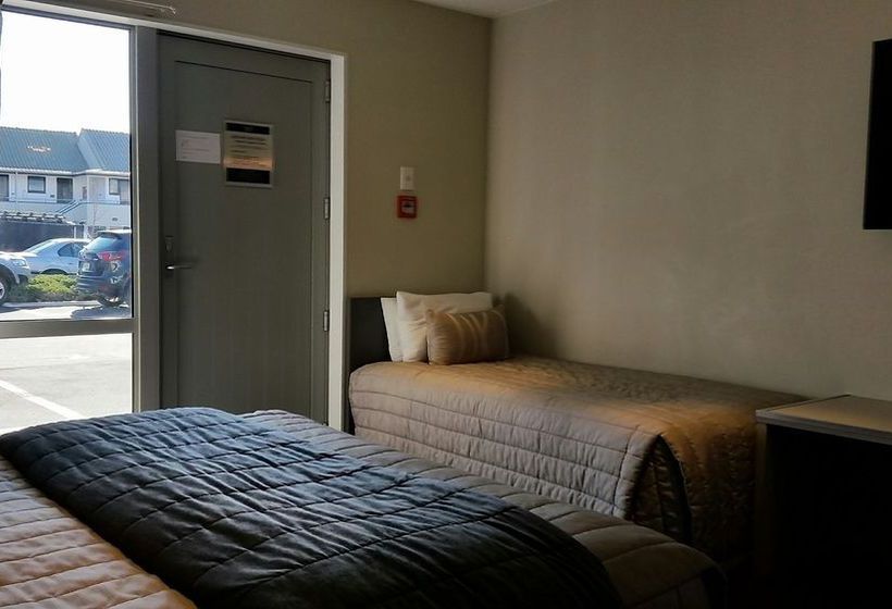 Hotel Airport Gateway Motor Lodge 5