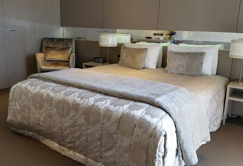 Hotel Airport Gateway Motor Lodge 9