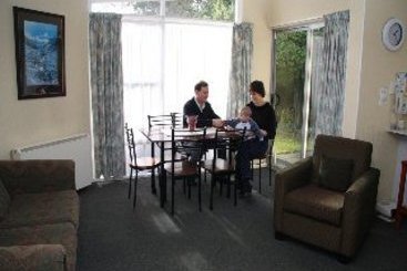 Ashleigh Court Motel 2