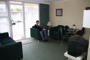 Ashleigh Court Motel 3