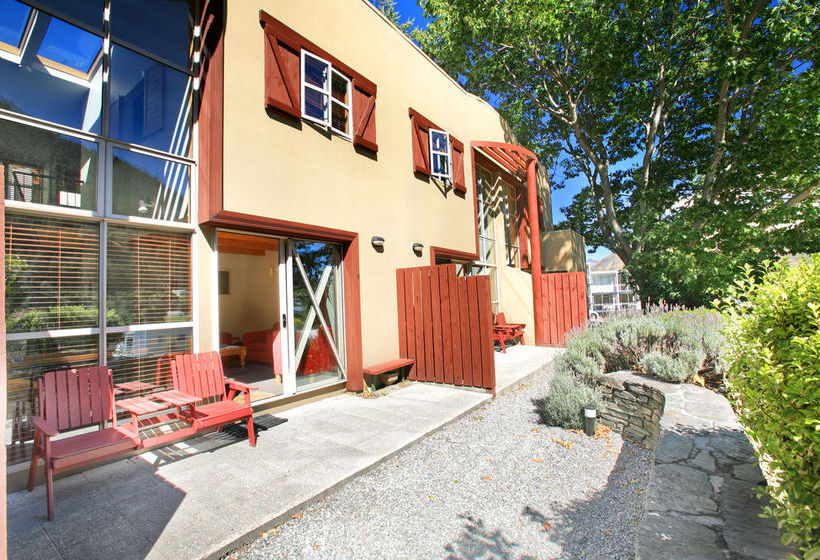 Best Western Cranbury Court Apartments 10