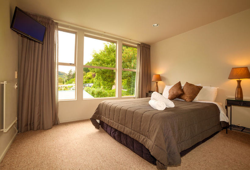 Best Western Cranbury Court Apartments 18