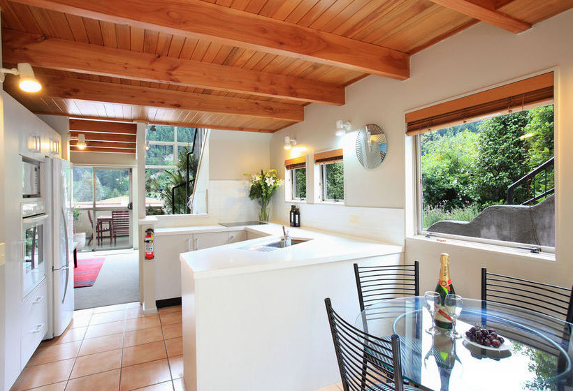 Best Western Cranbury Court Apartments 3