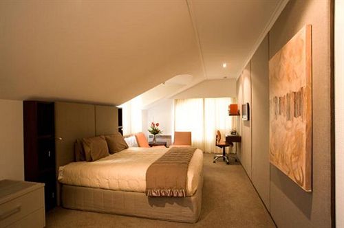 Garden Court Suites & Apartments 14