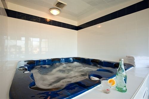 Garden Court Suites & Apartments 8